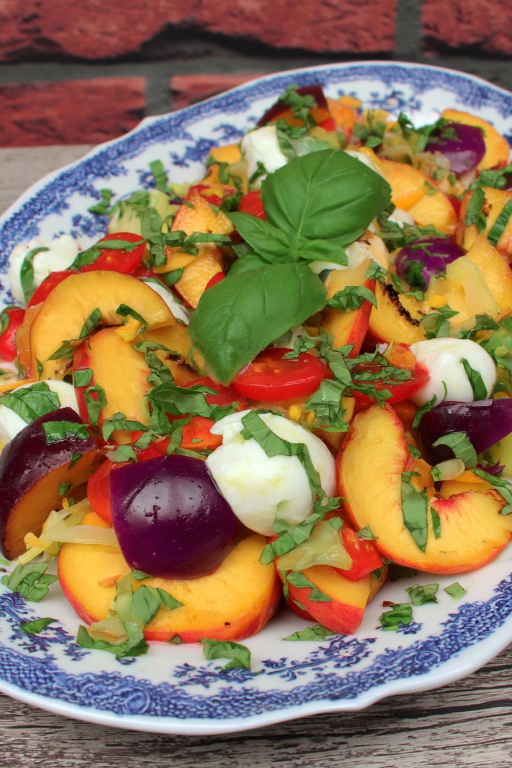 9. Grilled Peach and Burrata Summer Salad Recipes with Basil
