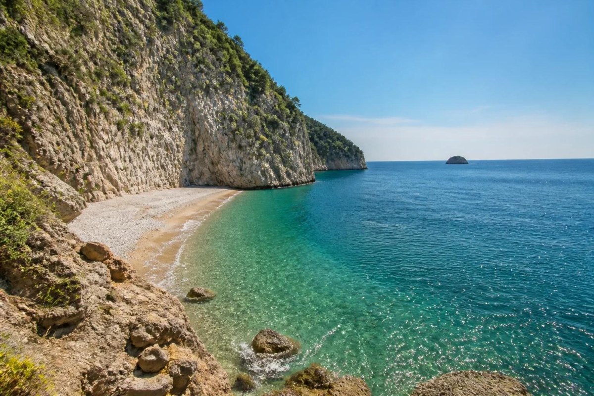 Vietri sul Mare rocky beach